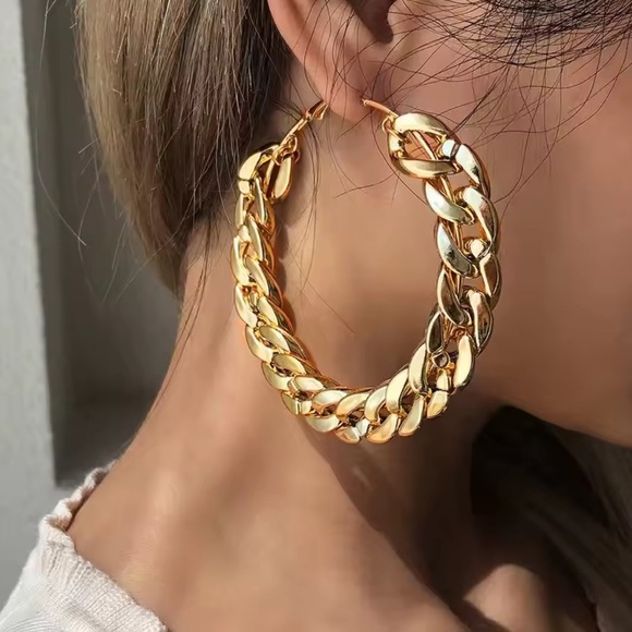 NEW!!! Zara Gold round Chain Hoop Earrings - Picture 1 of 7